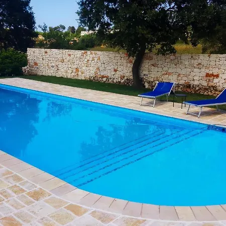 Trullo Sorgente * オストゥーニ
